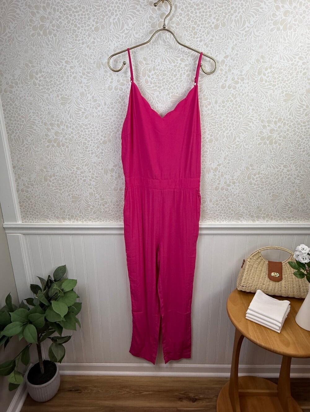 Berthie Paris Hot Pink Sleeveless V-Neck Elastic Waist Jumpsuit - Size - 4 - NWT